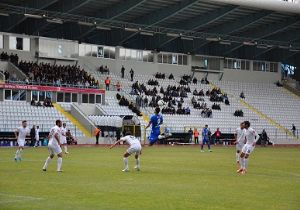 Büyükşehir Belediyespor sevindirdi